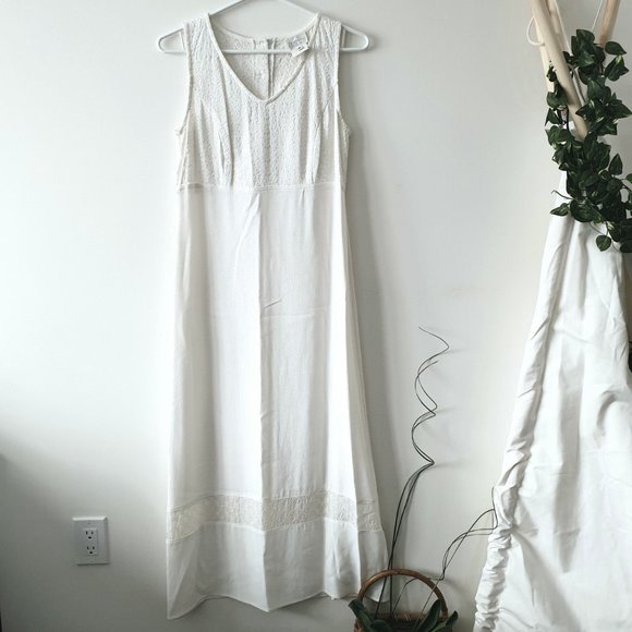 VINTAGE MODA INTERNATIONAL WHITE MAXI DRESS - Picture 3 of 4
